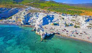 Çeşme'nin Gizli Cenneti: Beyaz Kayaların Arasındaki Turkuaz Denizin Büyüsü!
