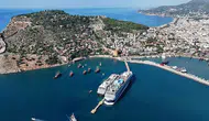 Alanya Limanı, İki Kruvaziyer ile 2.400 Turisti Ağırladı