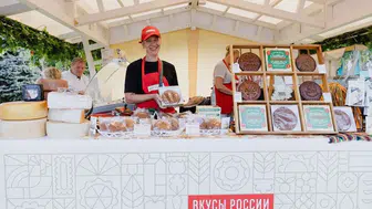 Moskova, "Rusya’nın Lezzetleri" Festivali ile Her Yıl Yerli ve Yabancı Ziyaretçilerini Ağırlıyor!