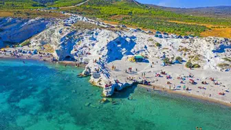 Çeşme'nin Gizli Cenneti: Beyaz Kayaların Arasındaki Turkuaz Denizin Büyüsü!