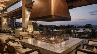 Hilton İstanbul Bosphorus'un Sazzou Caz Barı, Yeni Terasıyla Şehir İle Buluşuyor!