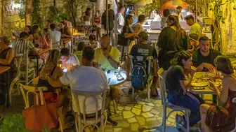 Alaçatı’nın Vazgeçilmezi: Budins Pizza Partisi'ni Mutlaka Deneyin!