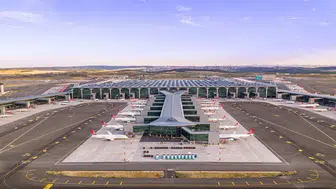 İstanbul Havalimanı, günde 1,665 uçuşla Avrupa'nın zirvesine yerleşti; Antalya Havalimanı ise 1,037 uçuşla ilk 10'da!