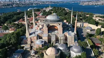 Bakan Ersoy'dan Çarpıcı Açıklama: Ayasofya'nın Altında 9 Kilometrelik Gizli Tünel Tespit Edildi, Yeni Ziyaret Alanları Yolda!