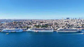 İstanbul’un Büyüleyici Siluetinde Üç Dev Kruvaziyer Gemisinin Görkemli Ziyareti