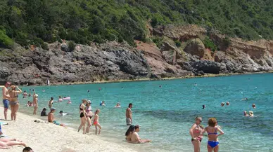 Ekonomik Tatil Arayışında İki Yönde Kaçış: Yerli ve Yabancı Turistlerin Tercihleri Değişiyor!