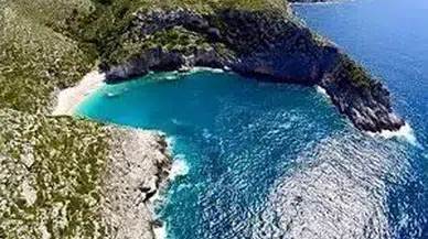 Arnavutluk’taki Milyarlık Tatil Projesine Sert Tepkiler: ‘Satılık Değil’ İfadeleri Gündemde!