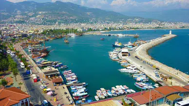 Alanya'dan Rus Turistlere Uyarı: Boşuna Beklemeyin, Kapılar Kapandı!