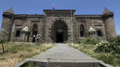 Bitlis: Tarih ve Doğanın Büyüleyici Harmanı, Keşfedilmemiş Hazineleriyle Dikkat Çekiyor!