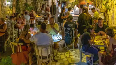 Alaçatı’nın Vazgeçilmezi: Budins Pizza Partisi'ni Mutlaka Deneyin!
