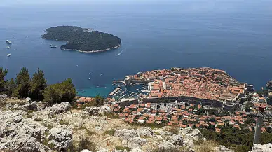 Avrupa'da Aşırı Turizmi Durdurmanın Yolu: Yürüyüş Turları ile Yeni Bir Tatil Deneyimi!