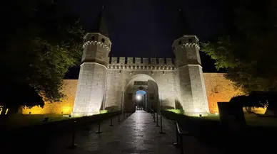 Topkapı Sarayı'ndaki Gece Ziyaretlerine Yaz Döneminde 32 Bin Ziyaretçi Akını!