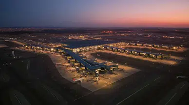 İstanbul ve Antalya Havalimanları, 8 ayda Türkiye'nin Havalimanı Tráfigini Geride Bıraktı!