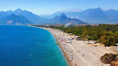 Antalya, 12,4 Milyon Turistle Yeni Bir Rekor Kırdı; 2027 Hedefleri Belli Oldu!