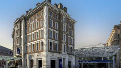 Londra, Sonbahar Sezonunda Moda ve Sanatın Büyüleyici Dünyasına Ev Sahipliği Yapıyor!