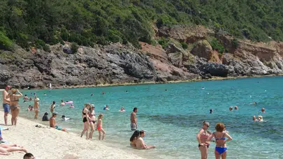 Ekonomik Tatil Arayışında İki Yönde Kaçış: Yerli ve Yabancı Turistlerin Tercihleri Değişiyor!