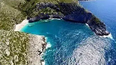 Arnavutluk’taki Milyarlık Tatil Projesine Sert Tepkiler: ‘Satılık Değil’ İfadeleri Gündemde!