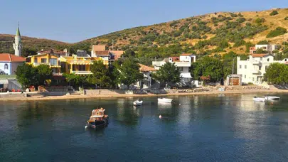 Sakin Tatil Arayanların Yeni Gözdesi: Balıkçı Köyleri ve İhtişamlı Denizi ile Büyülüyor!