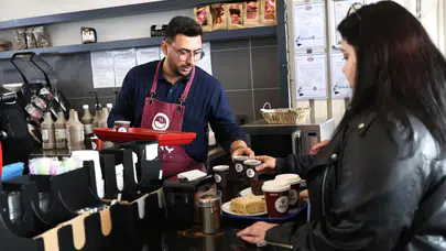 Ekonomi Daralıyor, Kafeler Çoğalıyor: Bunun Arkasında Ne Var?