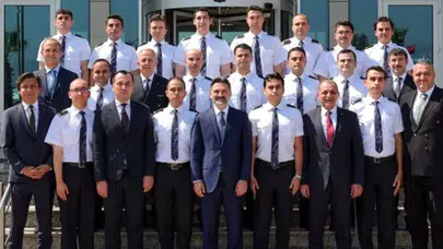 THY Yönetim Kurulu Başkanı Prof. Dr. Murat Şeker, TAFA'nın Yeni Nesil Pilot Adaylarıyla Buluştu