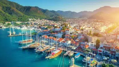 Rus Turistler Türkiye'de 17 Bin Liraya Tatil Yapmanın Yollarını Keşfetti!
