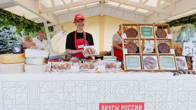 Moskova, "Rusya’nın Lezzetleri" Festivali ile Her Yıl Yerli ve Yabancı Ziyaretçilerini Ağırlıyor!