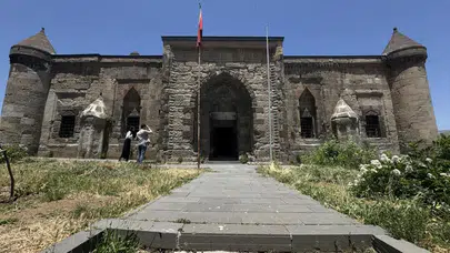 Bitlis: Tarih ve Doğanın Büyüleyici Harmanı, Keşfedilmemiş Hazineleriyle Dikkat Çekiyor!