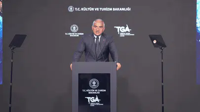 Bakan Ersoy: "Ateş Çemberine Rağmen Türkiye, Turizmde İstikrarını Sürekli Kılmayı Başardı"