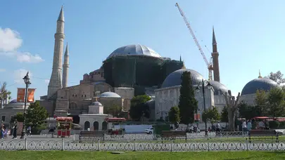 Bakan Ersoy: Fatih'te Tarihi Yenileme Projeleri Sürüyor! Ayasofya Restorasyonunda Üç Aşama Tamamlandı!
