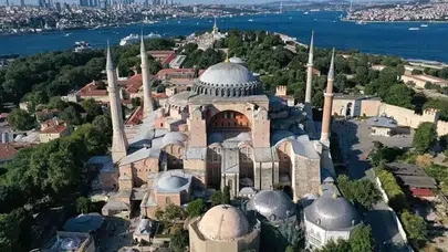 Bakan Ersoy'dan Çarpıcı Açıklama: Ayasofya'nın Altında 9 Kilometrelik Gizli Tünel Tespit Edildi, Yeni Ziyaret Alanları Yolda!