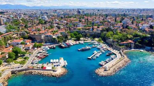 Antalya'da Turizm Canlanıyor: Misafir Akını Başladı!