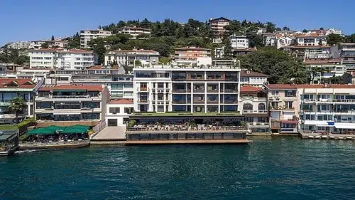 Bebek Otel'e Beklenmedik Ortaklık: İş Bankası Grubu'ndaki Hisseler AGY Holding'e Geçiyor!