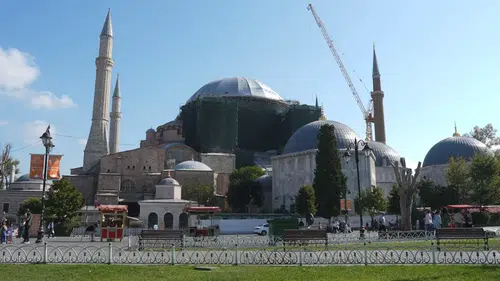 Bakan Ersoy: Fatih'te Tarihi Yenileme Projeleri Sürüyor! Ayasofya Restorasyonunda Üç Aşama Tamamlandı!