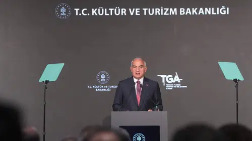 Turizmde Rekor Gelir: Bakan Mehmet Nuri Ersoy'dan 9 Aylık Açıklama!