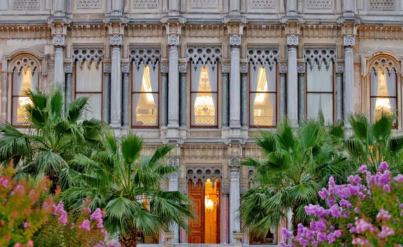 Yazın Coşkusu Çırağan Palace Kempinski İstanbul'da Sürüyor!