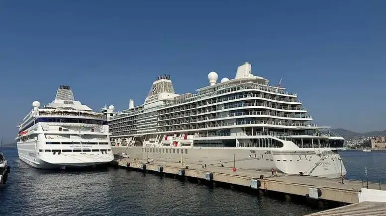 Bodrum Limanı, İki Kruvaziyerle 1.144 Turisti Ağırladı