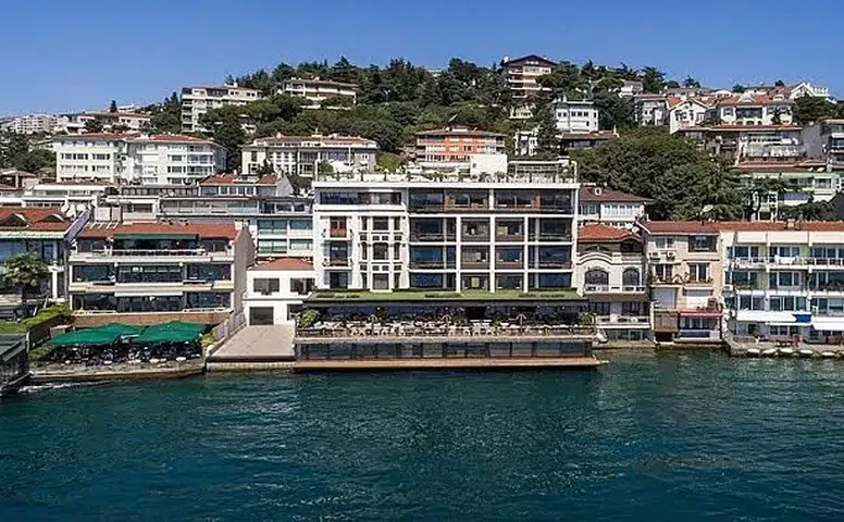 Bebek Otel'e Beklenmedik Ortaklık: İş Bankası Grubu'ndaki Hisseler AGY Holding'e Geçiyor!