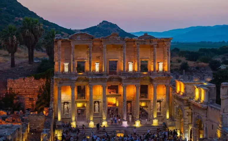 Mehmet Nuri Ersoy, WTTC'den Turizm Alanında Yüksek Başarı Ödülünü Aldı